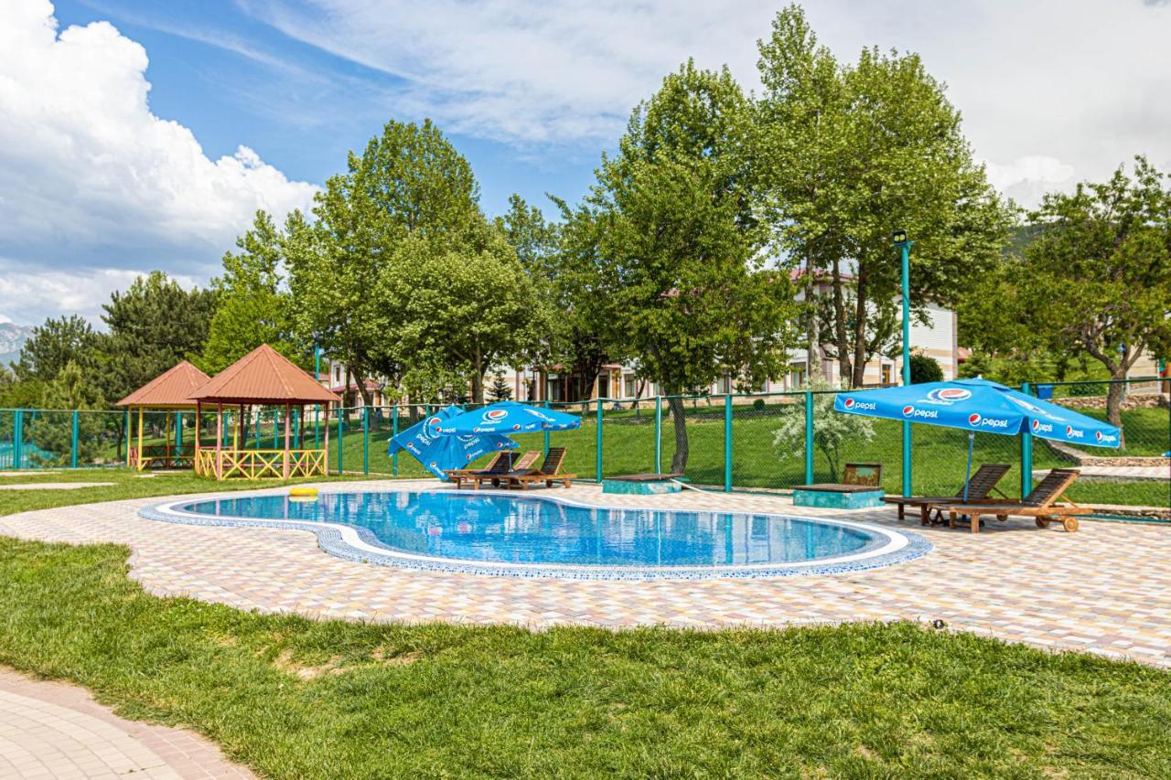 Лайнер Горный Курортный Комплекс Layner В Чимгане מראה חיצוני תמונה